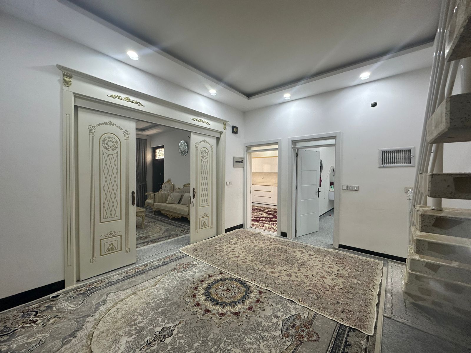 House for sale In 5 Hasarok